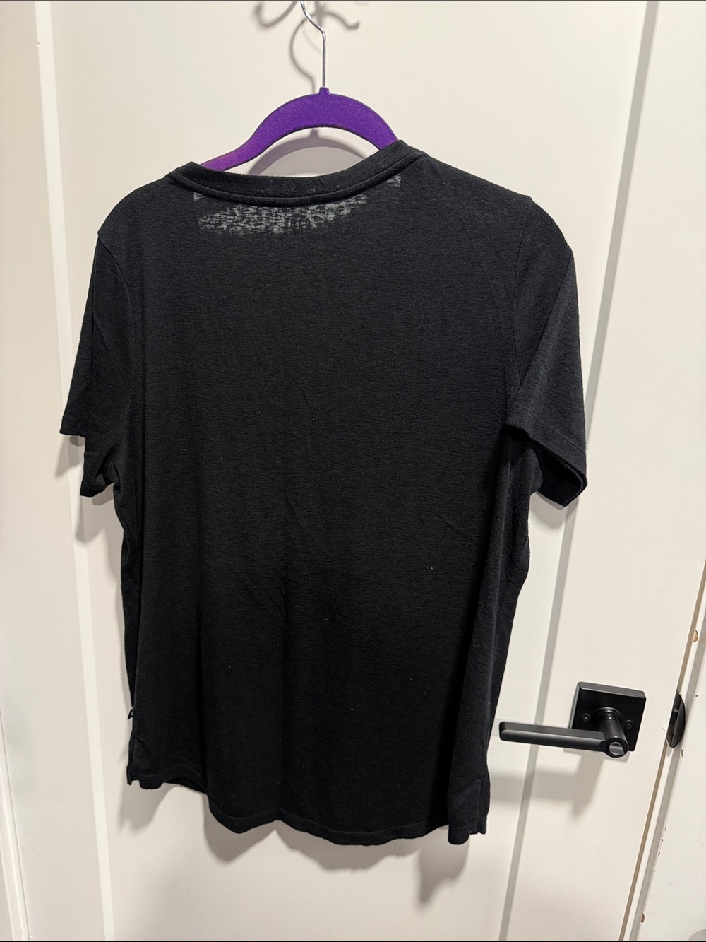 GAP Black V-Neck Short Sleeve Tee Super Soft EUC - Picture 5 of 6